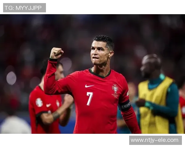 全球足坛巨星的传奇人生与成就探秘