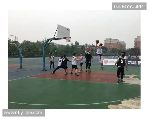 南京篮球队整体压制体系解析与战术创新探讨 南京篮球队整体压制体系解析与战术创新探讨